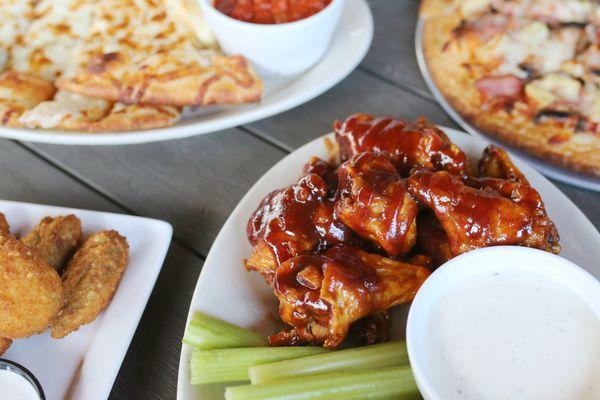 Generous portions - Jolly Ollie's Pizza and Pub restaurant food - wings, pizza, sandwhiches, pasta