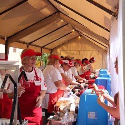 freshly made treats, pierogi eating contest, hot fresh food, waiting in line for yummies made with the help of Arizona Propane! Win! Win!!