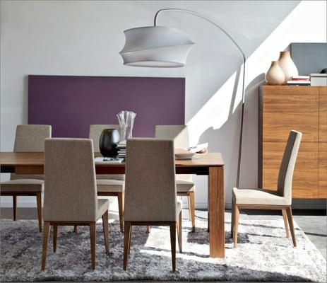 Omnia Table and Bess Chairs by Calligaris