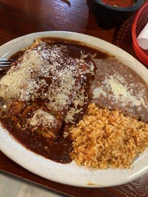 Cheese enchiladas with red sauce