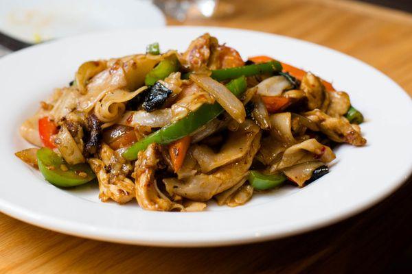 drunken noodles with chicken