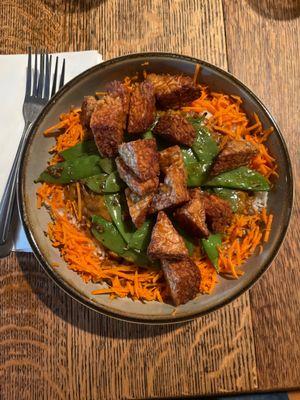 Curry bowl with tempeh.