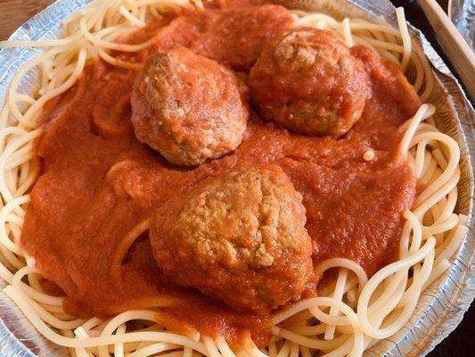 Spaghetti and meatballs, delicious!