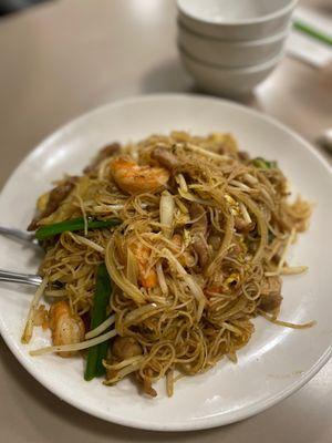 Singaporean stir fried noodles