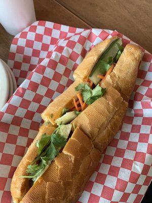 Banh mi orange chicken