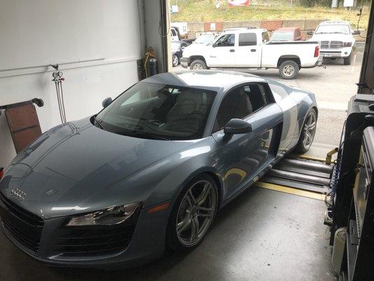 AUDI R8 in for Smog