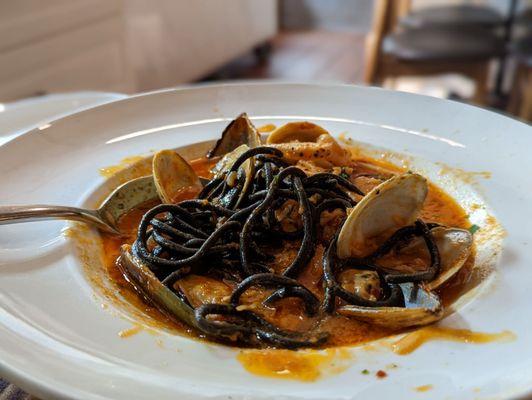 Chitarra (Seafood squid ink pasta)