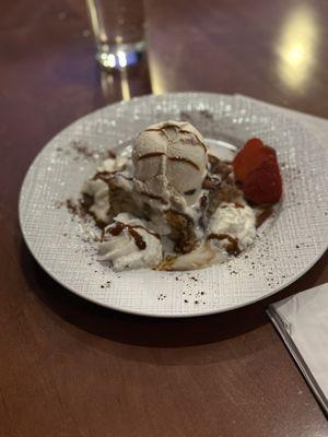 Special: bread pudding with vanilla ice cream,  the best I ever had.