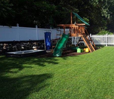 We offer family friendly lawn care and weed control.