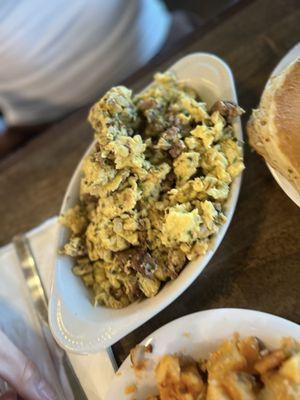 Scrambled spinach and mushroom eggs