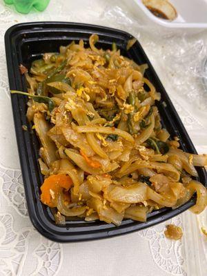 DRUNKEN NOODLES WITH BEEF