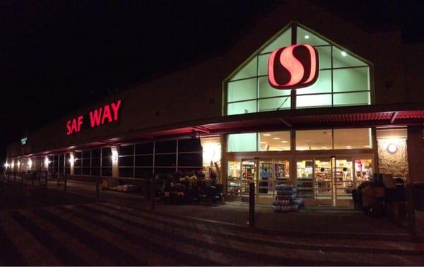 Silverdale Safeway (with a burned out "E") lol