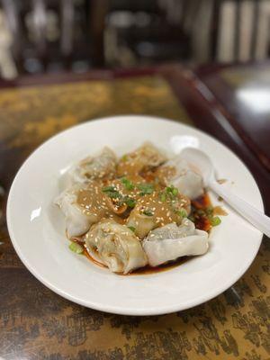 hot & spicy wonton with peanut sauce