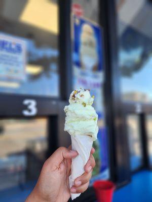 Pistachio small sugar cone