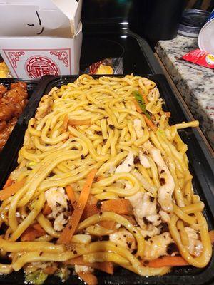 Chicken Lo Mein