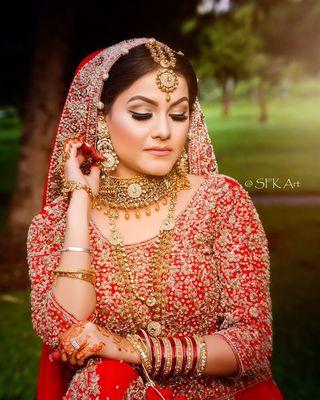 Pakistani bride. Natural lighting photo shoot