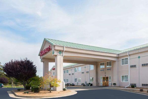 Welcome to the Ramada Strasburg