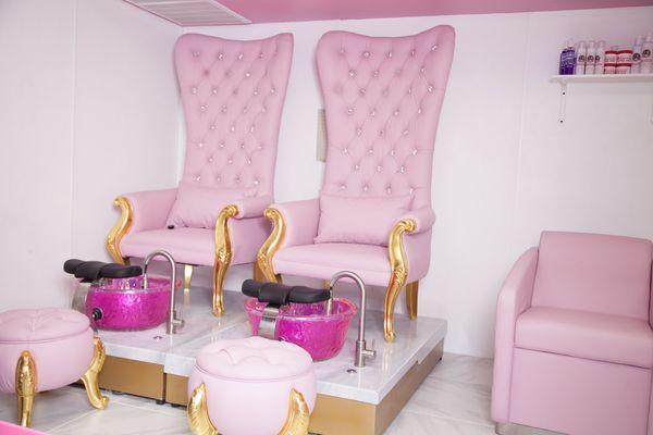 Pedicure Chairs and Bowls!!