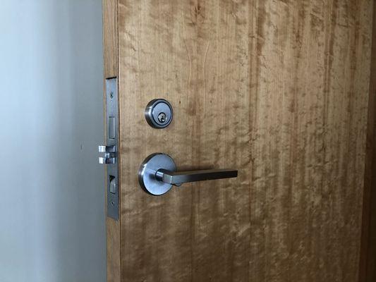 Commercial lock installation, Chelsea, Manhattan, NY 10010