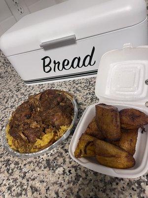 Stew chicken over yellow rice, sweet plantains