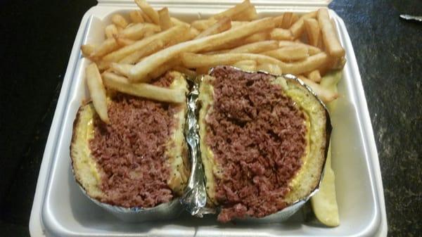 13 oz corned beef with fries. #Yum