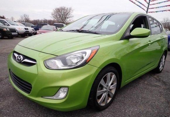 '12 Hyundai Accent