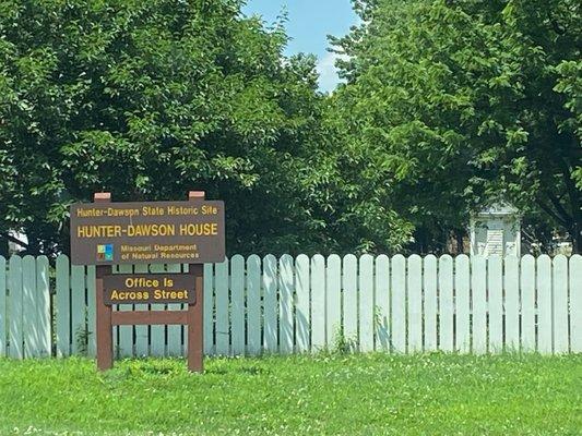 Signage for the Hunter-Dawson historical home