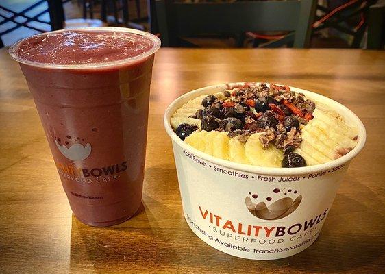 Superfood bowl and açaí Elixir smoothie