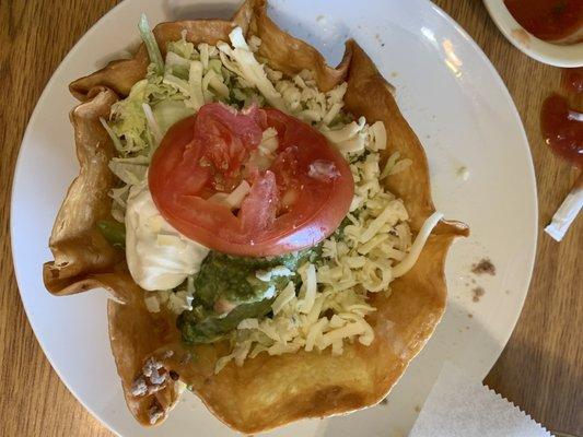 Taco salad with beef