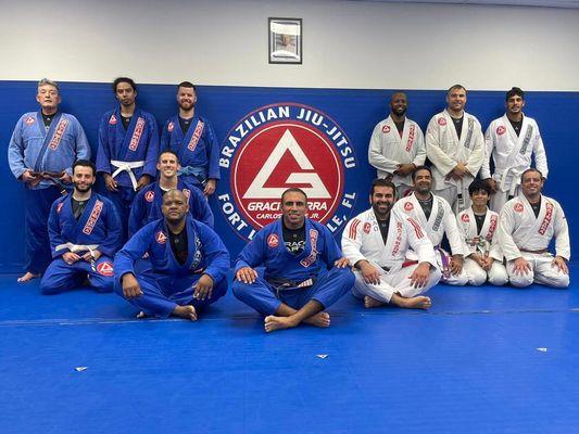 Gracie Barra is the number 1 Jiu-Jitsu Team. Come and learn from the best in the area.