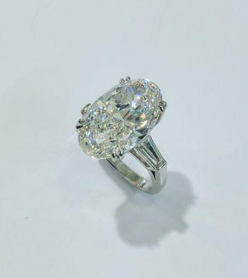 12.63 carats Oval Diamond