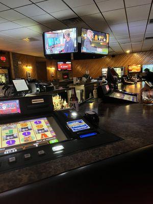 Empty bar, MIA bartender