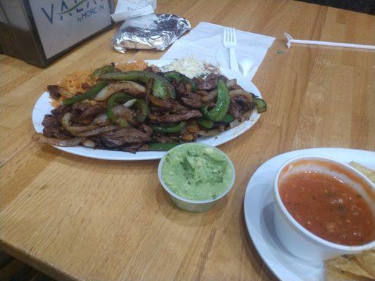 Steak fajita and guacamole