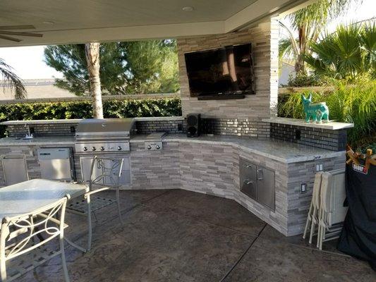 CUSTOM OUTDOOR APPLICATIONS