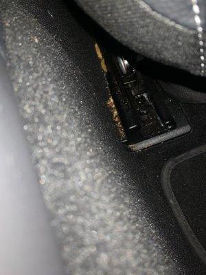 Dirty lazy workers left crumbs all throughout my car. Terrible service