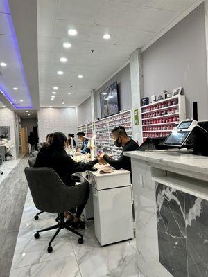 Nail Bar