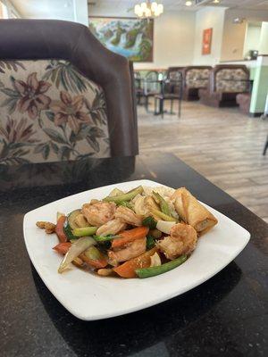 Cashew Shrimp Lunch Plate