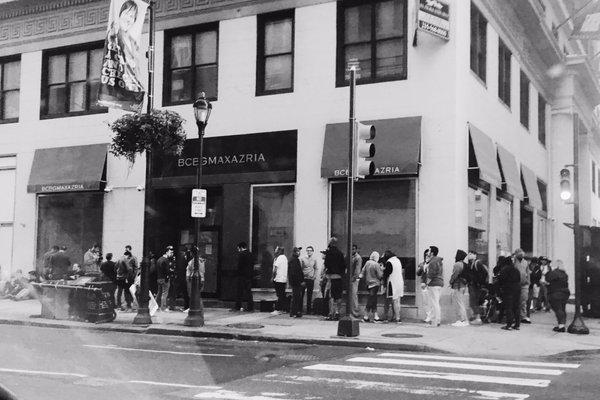 Lines wrapped around Walnut for iPhone 7 release 9.16.16