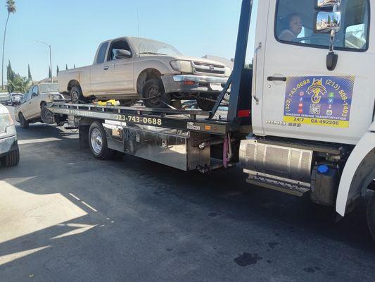 TOWING SERVICE FOR ALL COVERING LOS ANGELES AREA  ROADSIDE ASISTANCE AND TOWING SERVICE