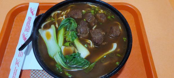 牛肉面汤／beef noodle soup