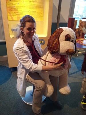 Dr. Alexander heads our team as guests at the 2014 AA Hands on Museum's Creature Feature.