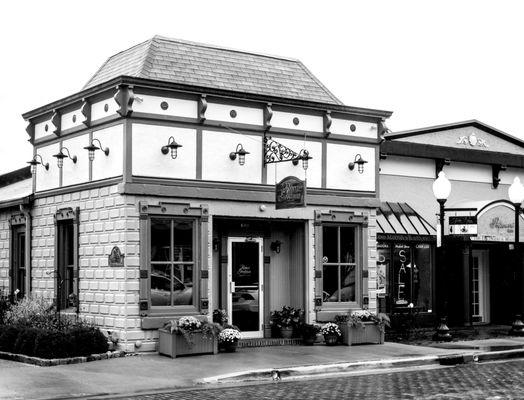 Robert Goodman Jewelers at 106 N Main St in Zionsville, Indiana.