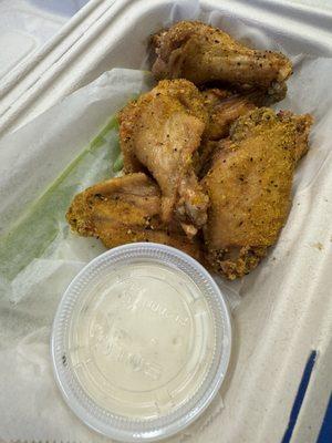 6 Classic Bone-in Wings. Lemon pepper flavor. Come with a single stick of celery and no carrot.