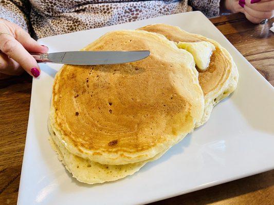 Short stack of pancakes