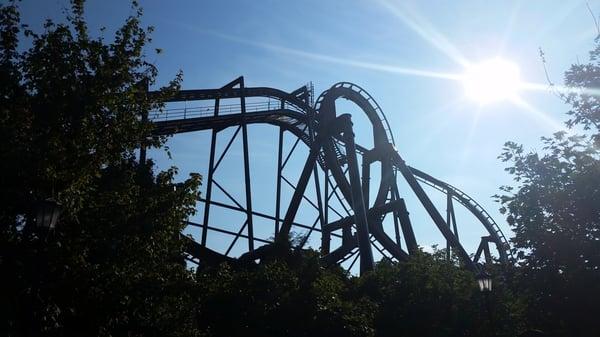 Loop and first drop of Batman (mirror image of the original @ Great America)