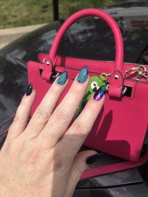 Update with this new set.. nail artist is Erika, I told her do something peacock like. AMAZING!!!!