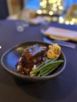 Short Ribs with red wine reduction and red potato mash