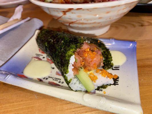 Yellowfin Tuna handroll