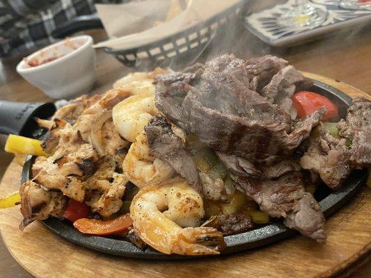 3 meat Fajitas