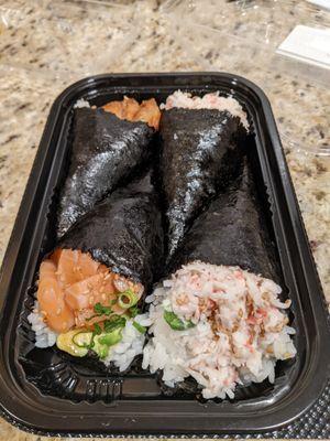 Salmon handroll, Krab handroll